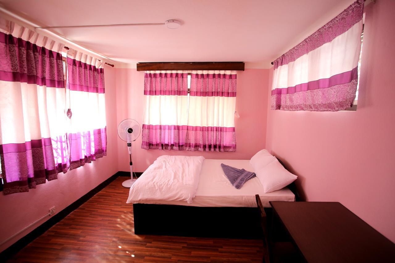Mitra Garden Inn Káthmándú Exteriér fotografie